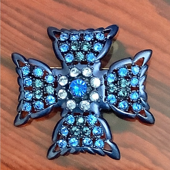 JOAN RIVERS Blue Jeweled Brooch - Picture 2 of 3
